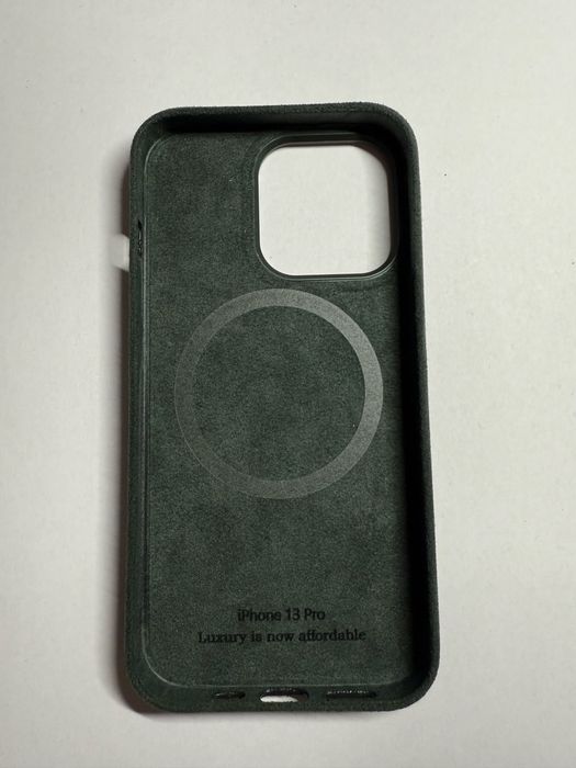 Case na iphone 13 pro z alkantary Nobleskin zielony