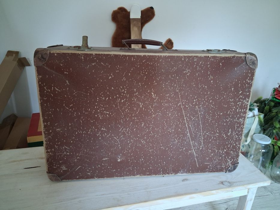 Bardzo stara walizka