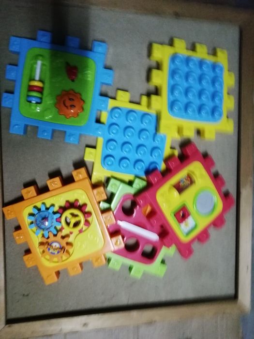 Caixa puzzle. Com várias cores.424881487411292164