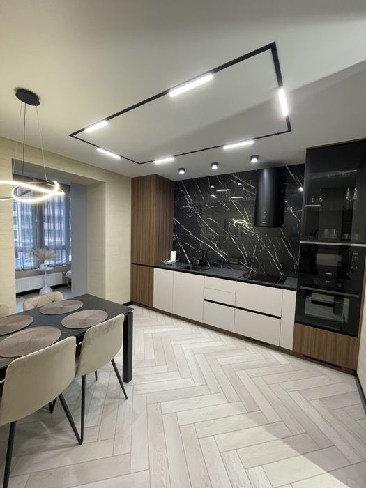 Апартаменти в новобудові для VIP-гостей в центрі.