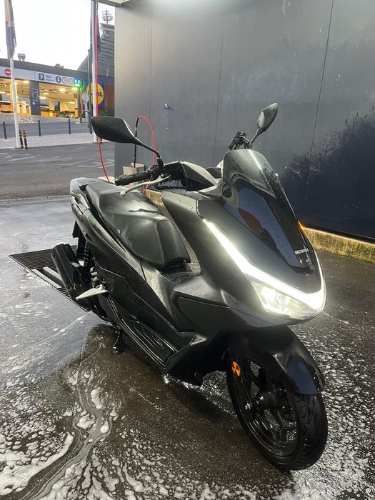 MOTO PCX 2025 preta