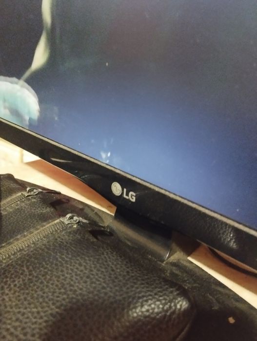 Продається смарт телевізор 24 дюйма