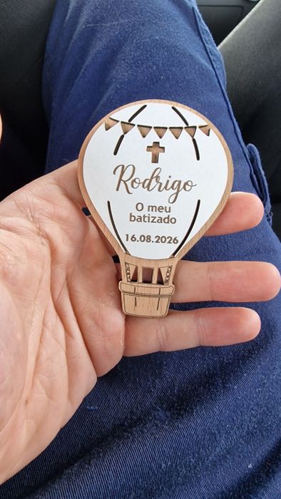 Lembrança Batizado em forma de Balão Personalizada - Madeira