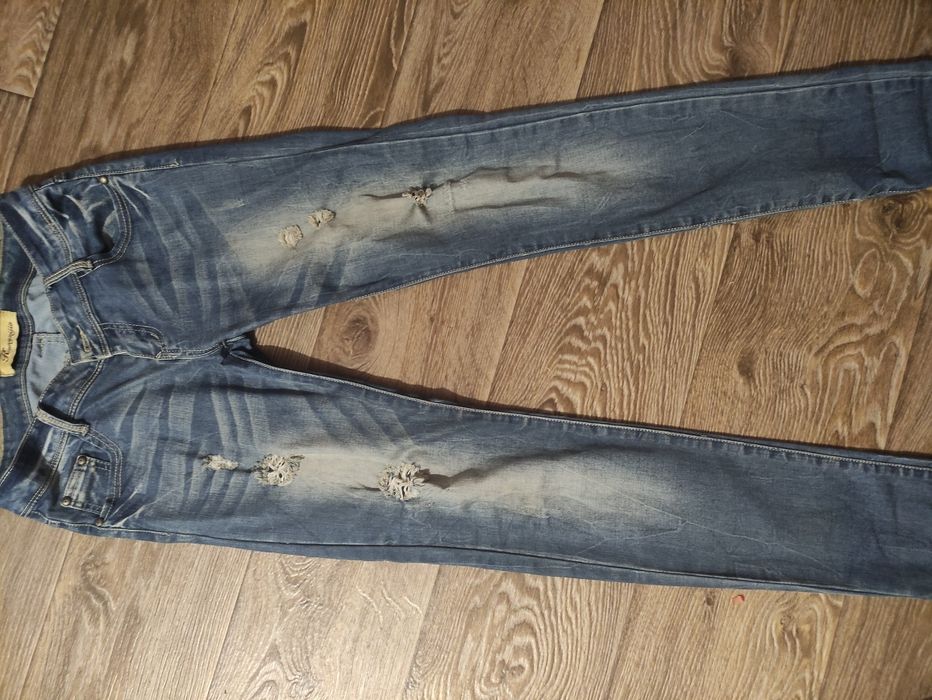 Жіночі джинси, розмір 28