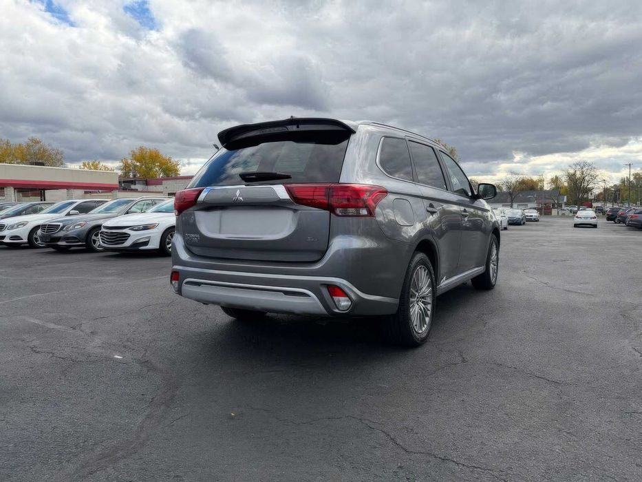 Mitsubishi Outlander PHEV SEL      2022