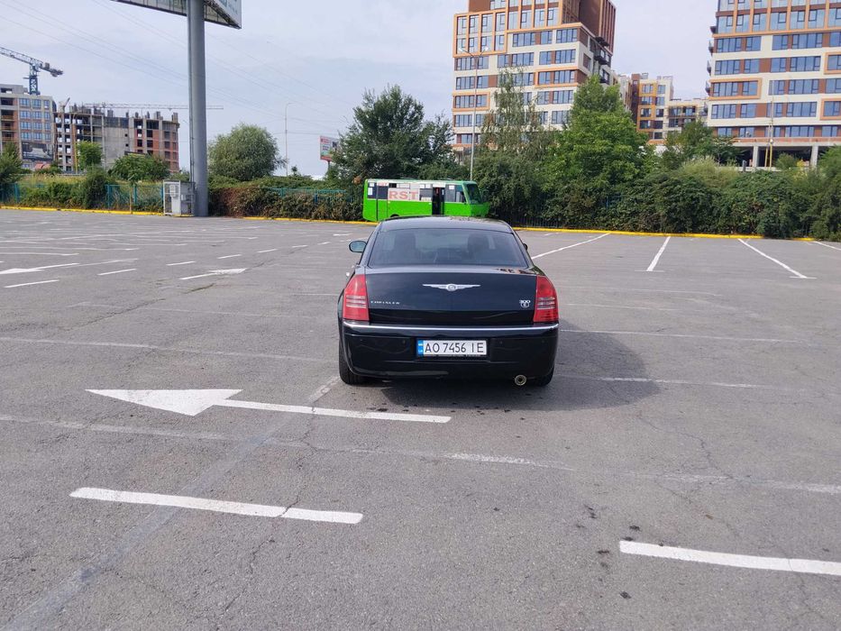Chrysler 300 C. 2004рв. 2.7 бенз. HEMI.