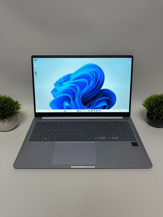 Ноутбук Samsung Galaxy Book4 Edge Snapdragon X Plus/Qualcomm Oryon/16 gb LPDDR5 /512 SSD/15.6 Full HD