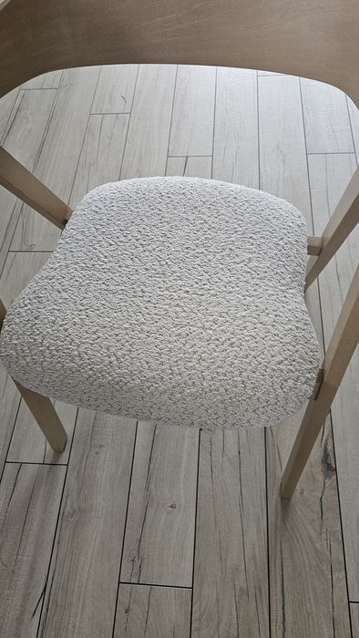 Krzesła dębowe bielone