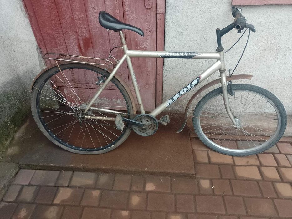 Спортивний велосипед.