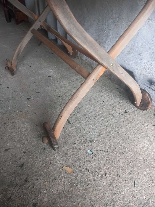 Mesa de exterior com rodas, madeira maciça