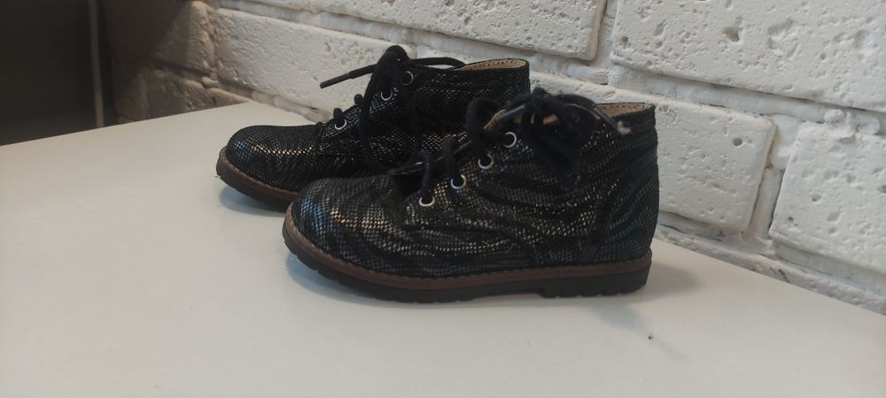 Ботіночки для дівчинки