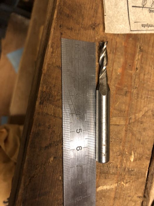 Фрезы концевые и шпоночные ц/хв от 3-20, есть удлиненные