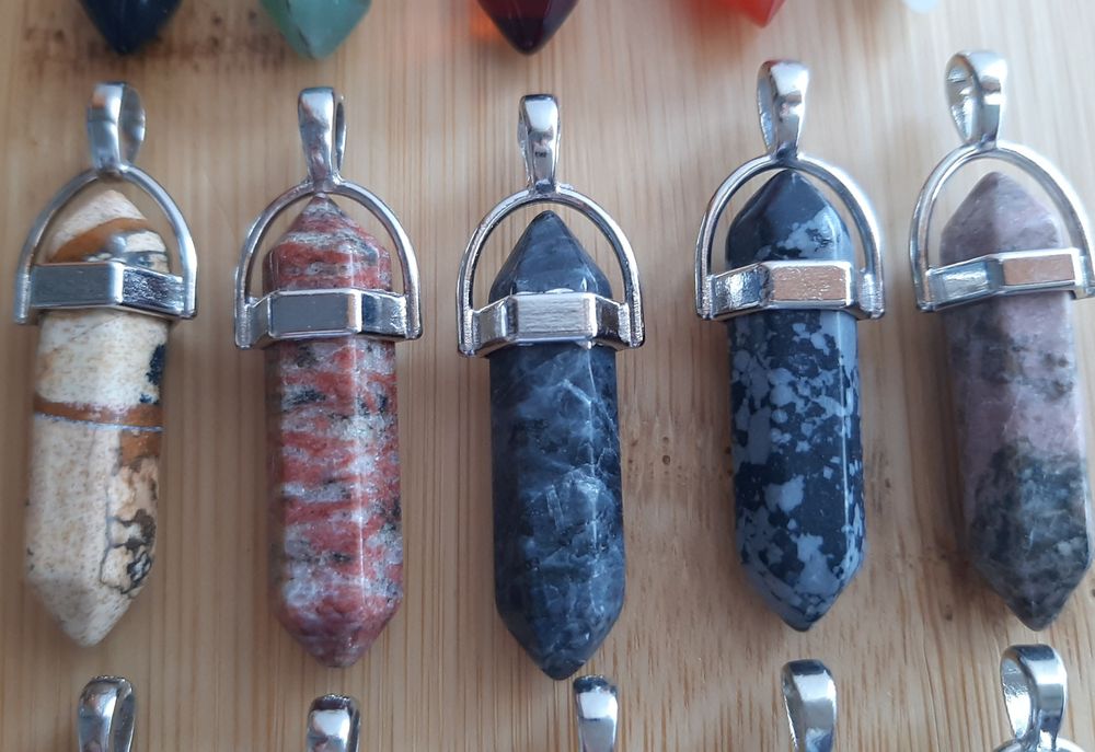 Colar Pendente Cristais - - Vários - NOVO