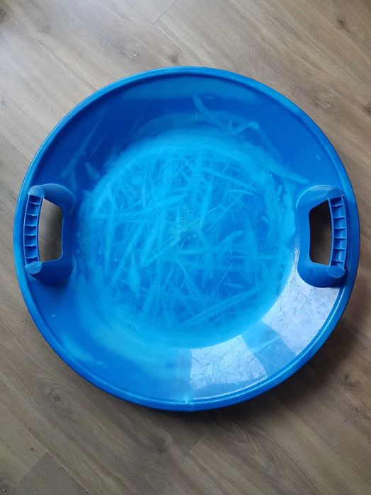 STIGA Sweden plastikowy okrągły ślizgacz śnieżny z rączkami niebieski