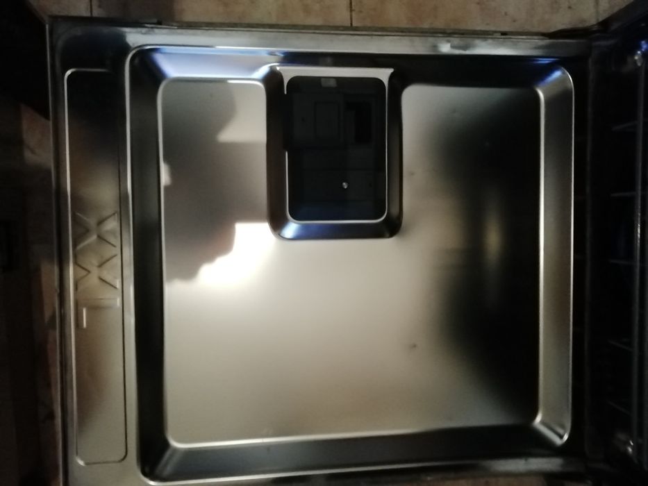 Maquina de lavar loiça Electrolux não funciona para peças ou reparação