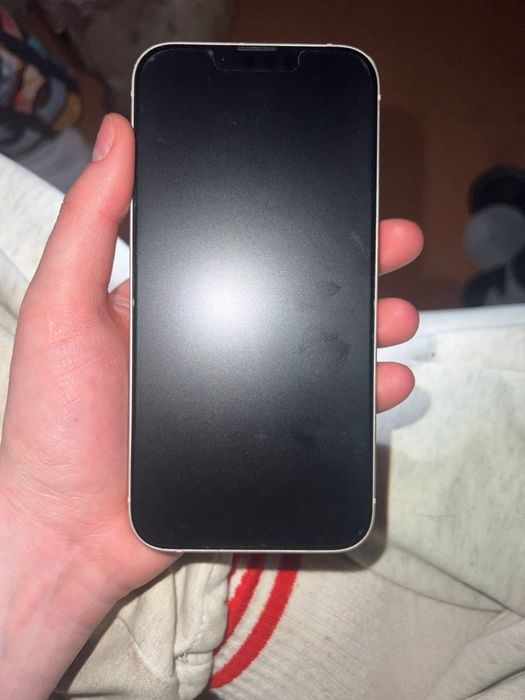 Продам 13 айфон 128 гб