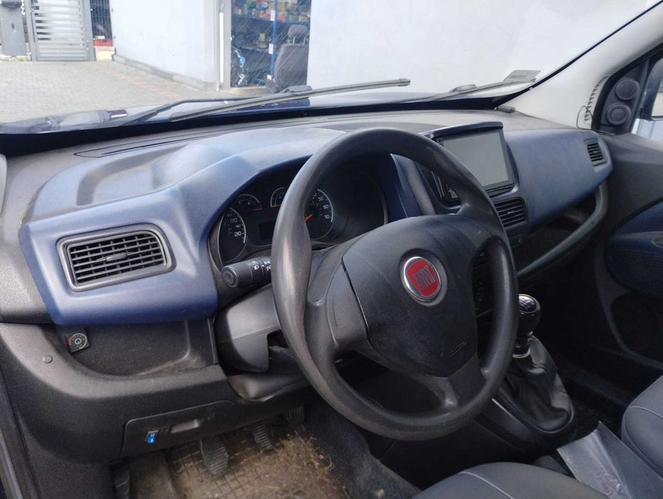 Deska kokpit konsola Fiat Doblo II 10-