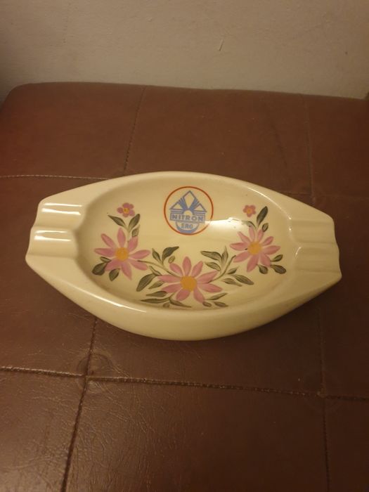 Popielniczka tułowice porcelana łódeczka NITRON ERG