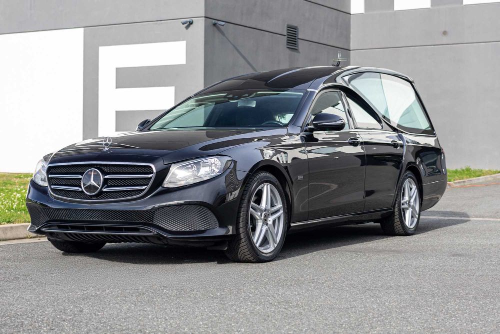 Karawan pogrzebowy Mercedes-Benz/Bojar 4-Matic