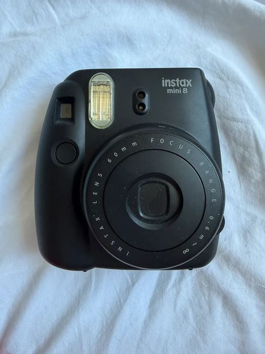 Fujifilm Instax Mini 8 Preta com 60 fotos