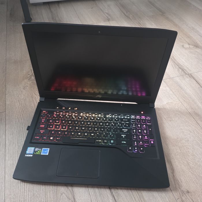 Laptop asus rog i7 7700 gtx 1050 4gb