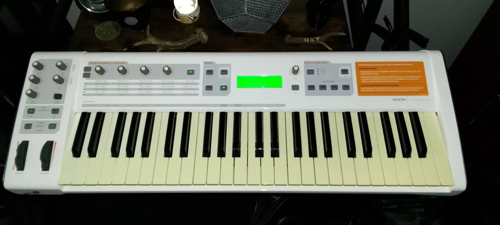 M-Audio venom syntezator interface