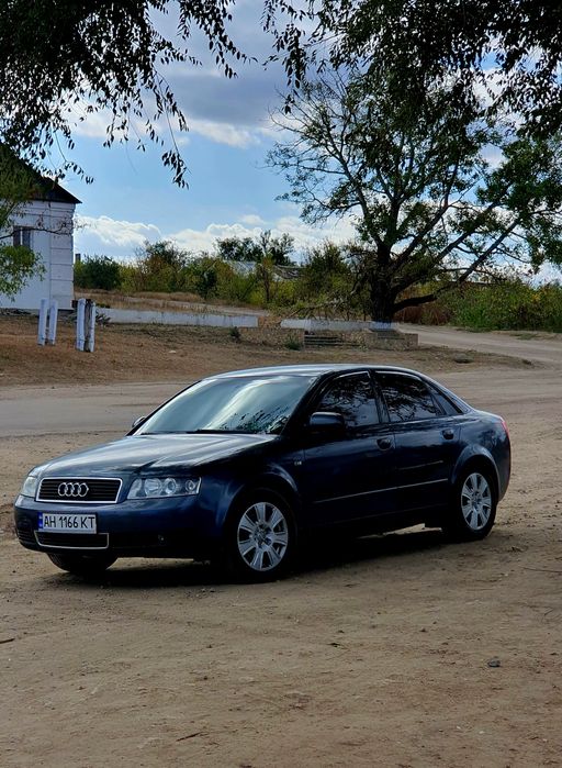 AUDI A4 B6  хороший автомобиль