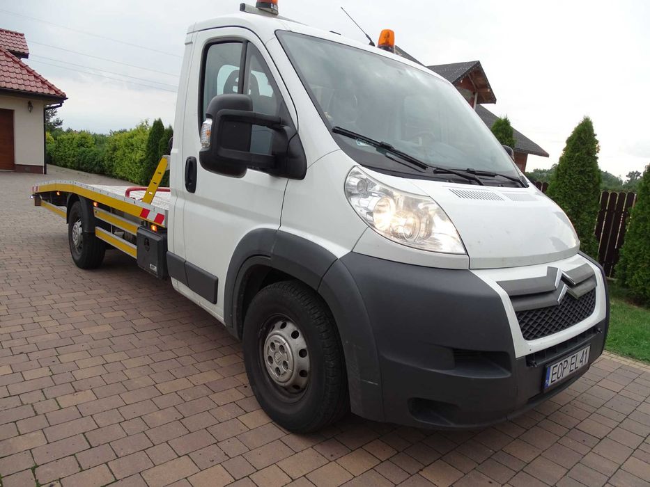 Wypożyczalnia  Autolawet Samochodów  Lawety Wynajem Busów winda