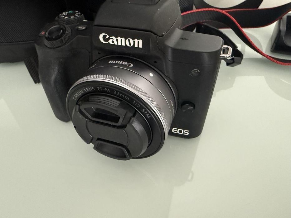Canon EOS M50 + 2 Objetivas + 2 Baterias Extra + Mala | Como Nova
