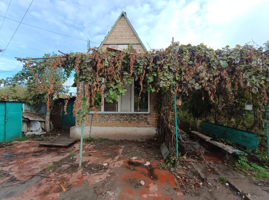 Продається дачний будинок в кооперативі Керамік