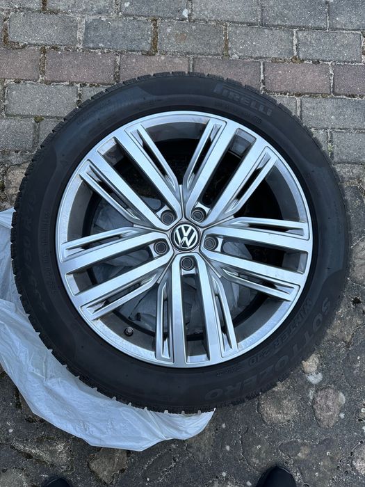 Alufelgi Felgi Koła VW Tiguan 19 " Opony Pirelli Sottozero JAK NOWE