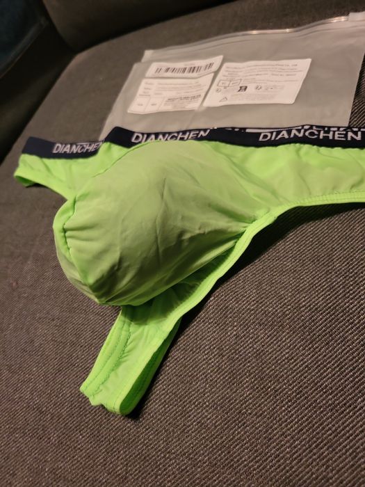 Super wygodne seksi stringi z kieszonką