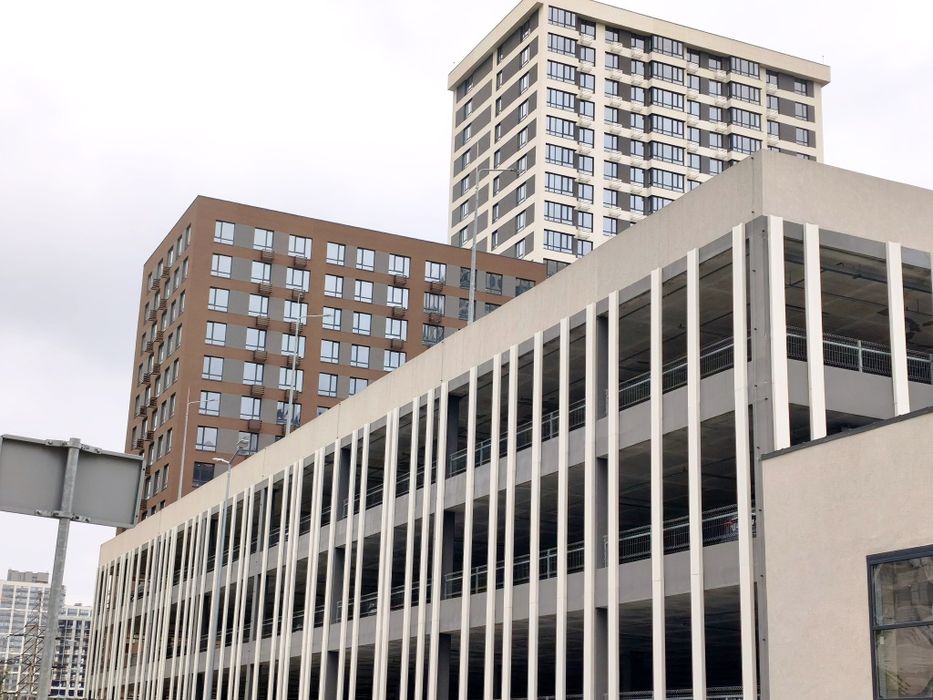 Паркомісце -1 поверх, Варшавський-3, Змієнка 32