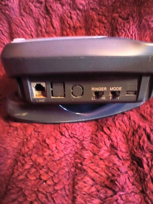 Telefon stacjonarny.