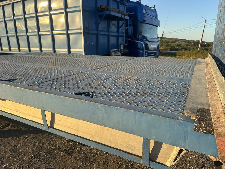 Semi reboque rebaixado