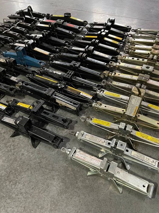 Домкрат BMW Буксирувальний Крюк Гак Компресор X3 X5 X7 F25 F30 G20