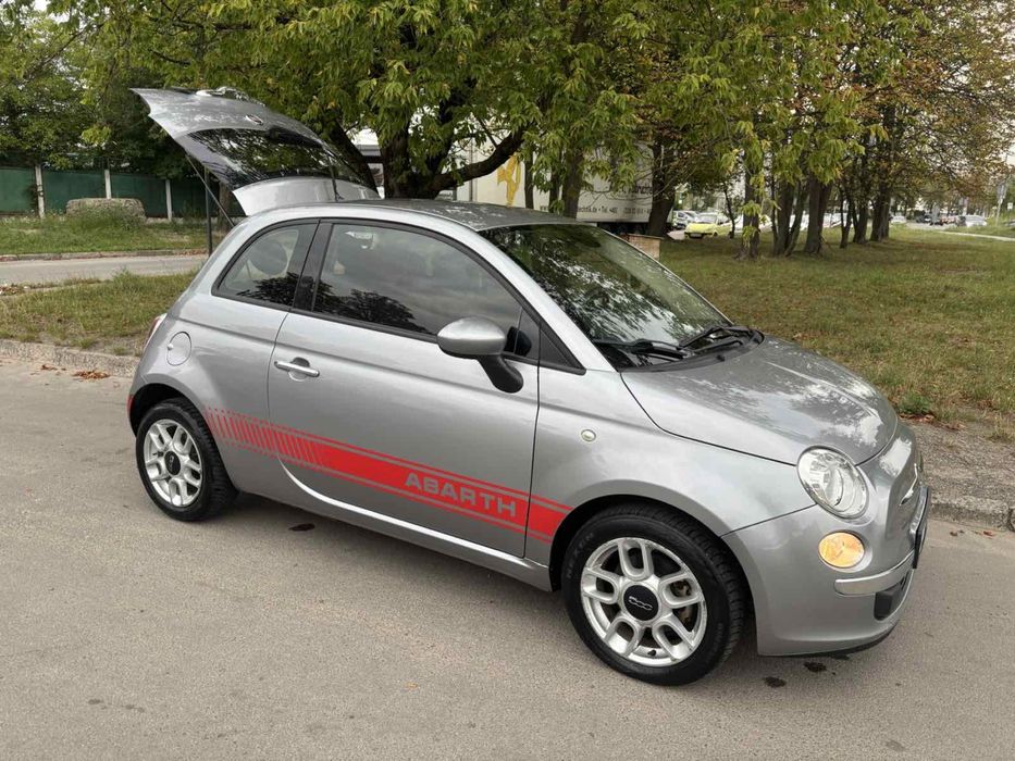 Автомобіль  Fiat 500