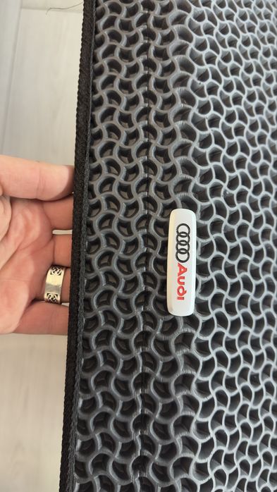 Продам органайзер для багажного відділення  авто Audi EVA