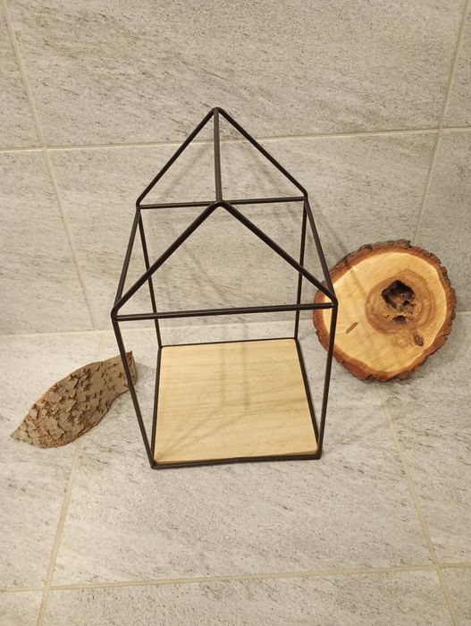 Domek ozdoba na kwiat