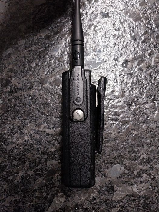 Radiotelefon Motorola dp 4800 e UHF.