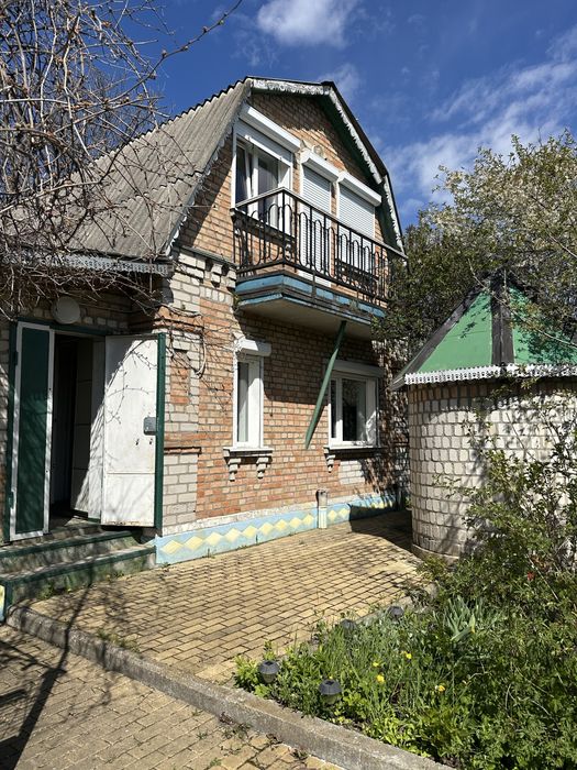 2-поверховий будинок з новим ремонтом