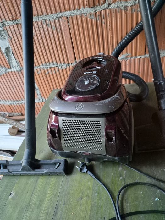 Sprzedam odkurzacz Samsunga 2000W(do naprawy).