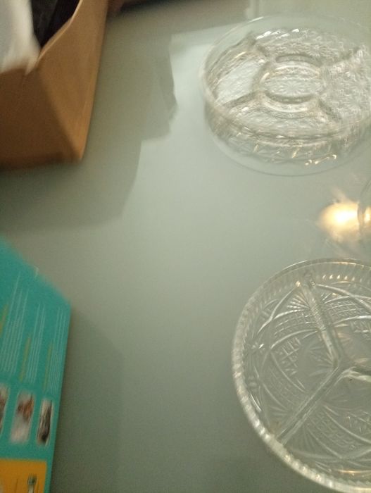 3 Pratos / travessas com divisórias para aperitivos -  vidro cristalino