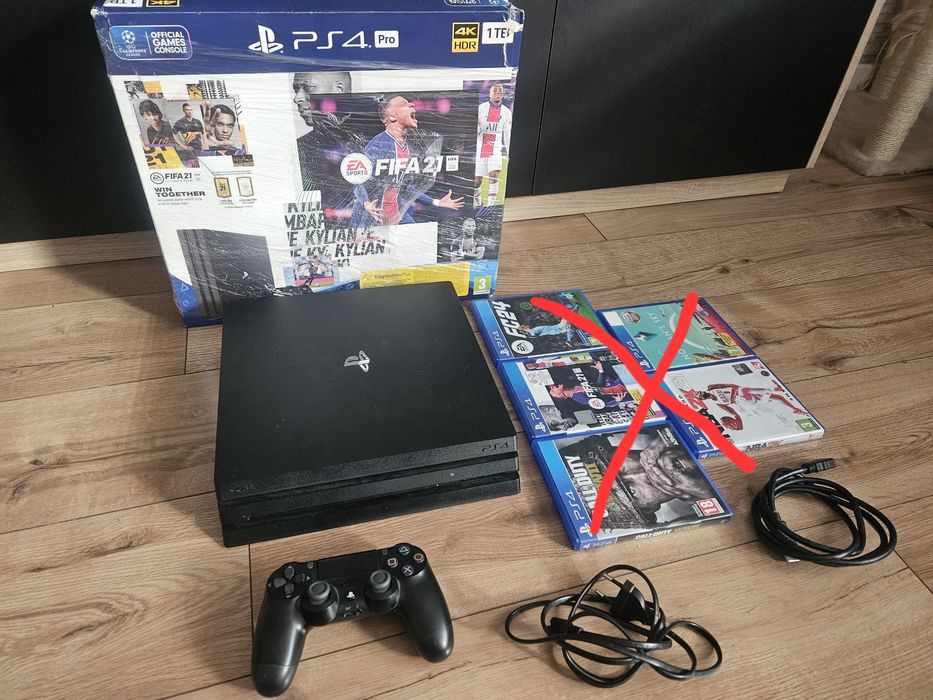 Konsola Playstation 4 Pro 4K HDR cuh-7216b ps4 pudełko