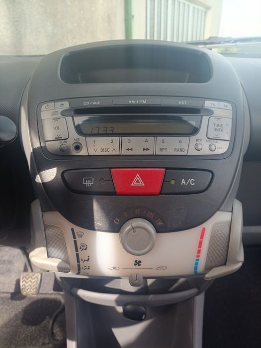 Peugeot 107 (poucos kms/excelente estado)