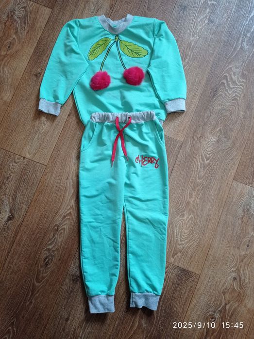Спортивний костюм для дівчинки 104-110 см 4-5 років