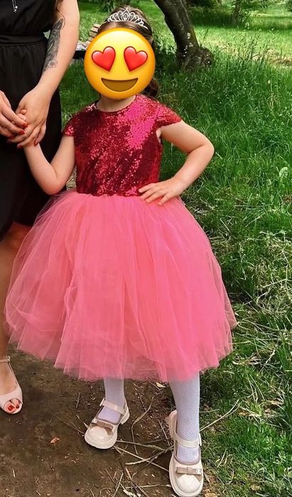 Пишна нарядна сукня для випускного чи на свято