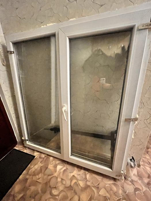 Продам металлопластиковое окно с москитной сеткой — 3500 грн