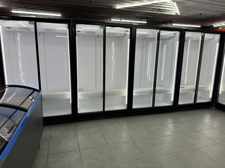 Вітрина холодильна. Шафа-вітрина. Вітрина для магазину.