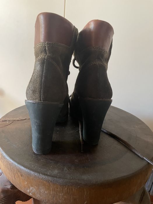 Botins Fly London